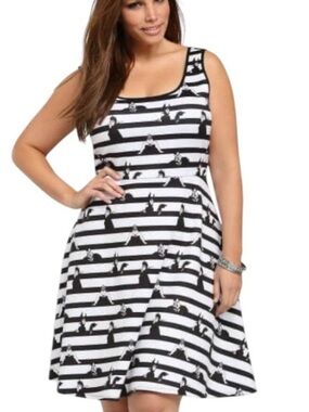 Torrid Disney Villains Dress Sleeveless White Black Striped Womens Large 0X